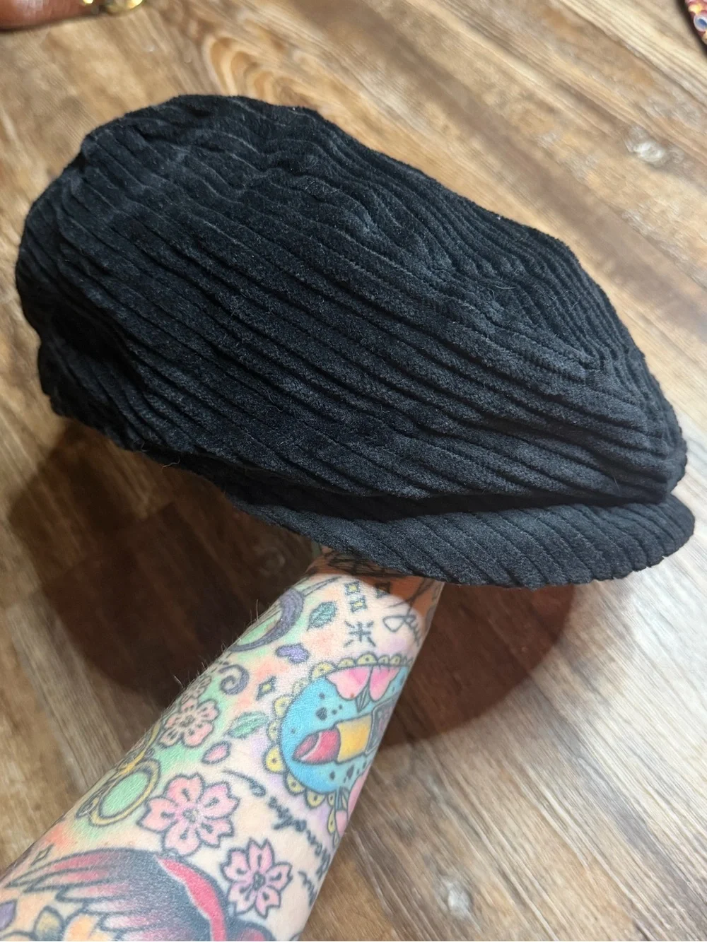 2000s y2k corduroy black news boy hat